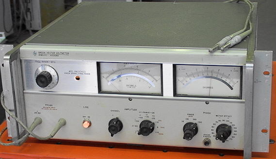 Hewlett Packard HP 8405A Vector Voltmeter  